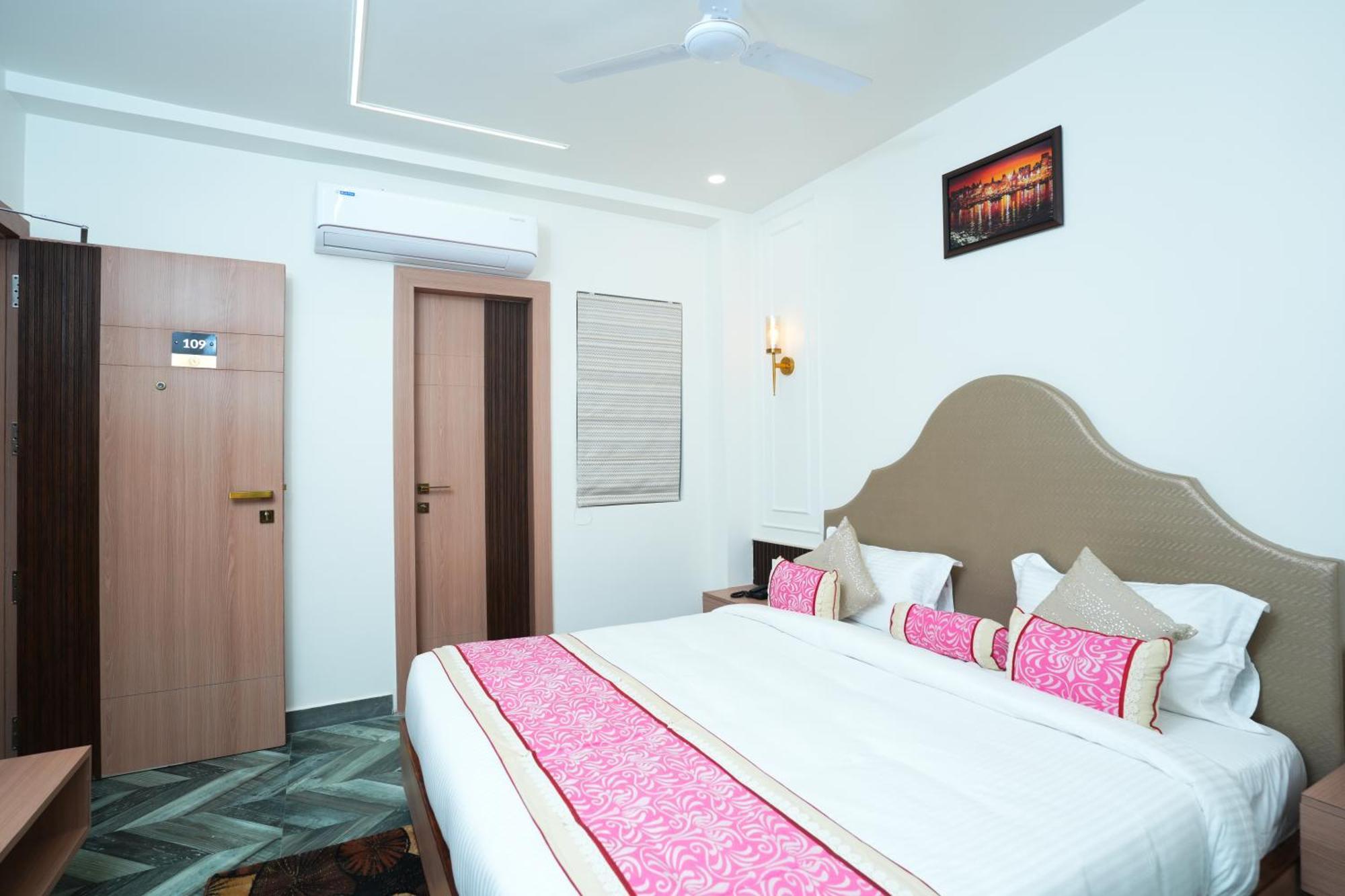 Anaya Retreat Hotel พาราณสี ภายนอก รูปภาพ